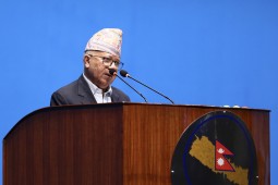  लोकतन्त्र सुदृढ बनाउन एकजुट हौं : अध्यक्ष नेपाल 